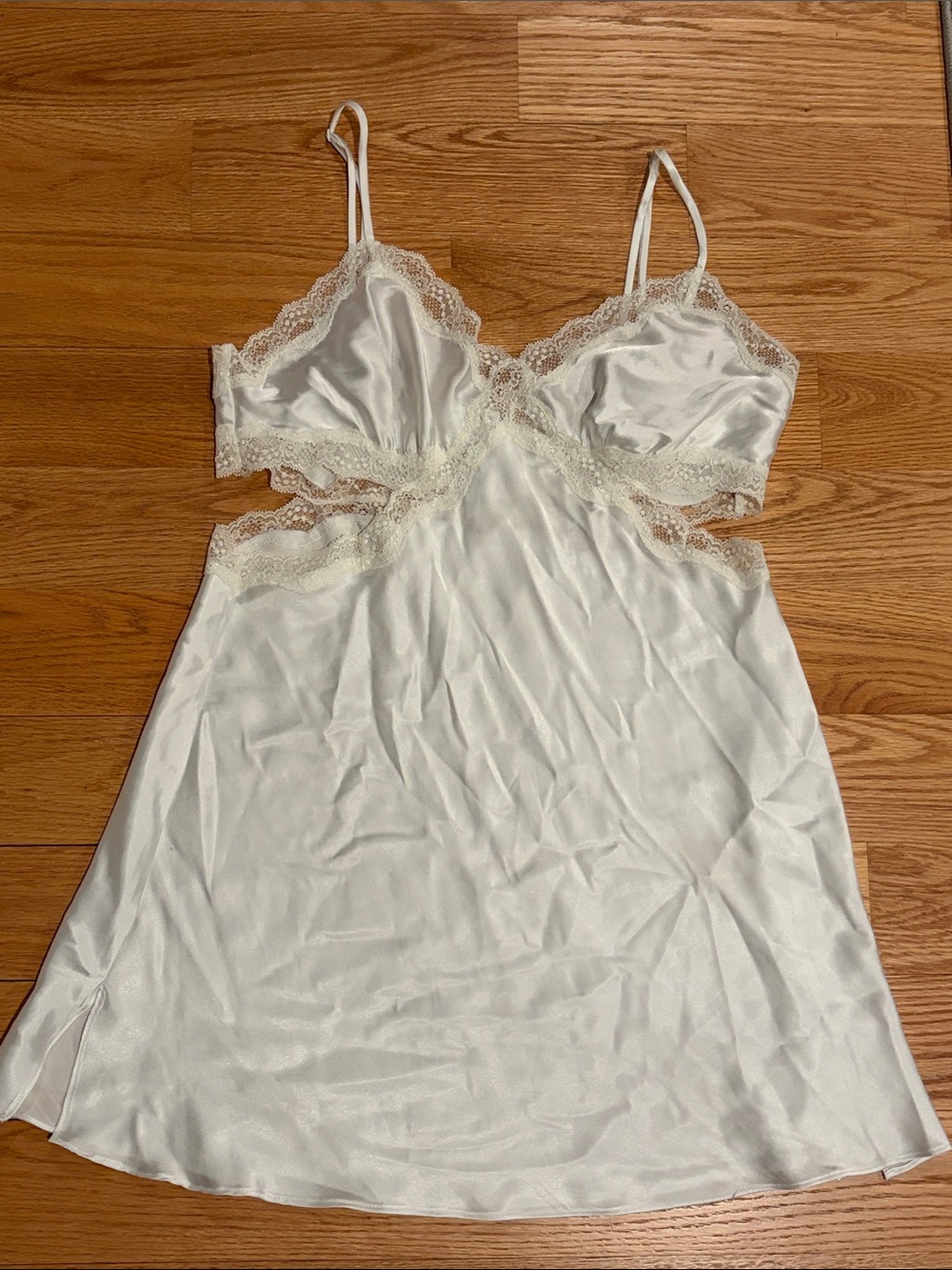 M Victoria secret Silky Lace-Trim White Satin Chemise - Women's Intimates